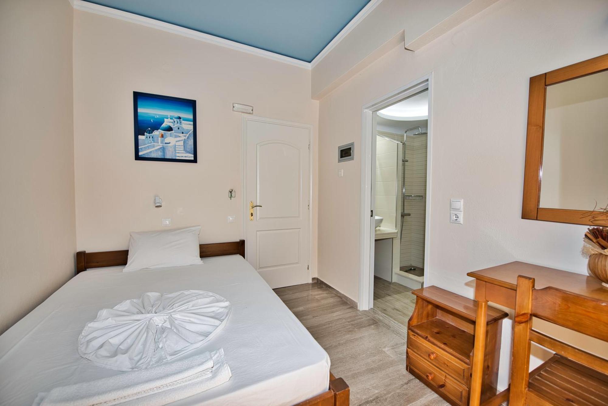 Villa Nikos Karamolegkos Kamari Экстерьер фото